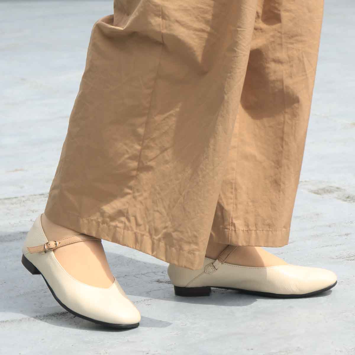 モデロ MODELLO ソフトスクエア ストラップシューズ DML7136