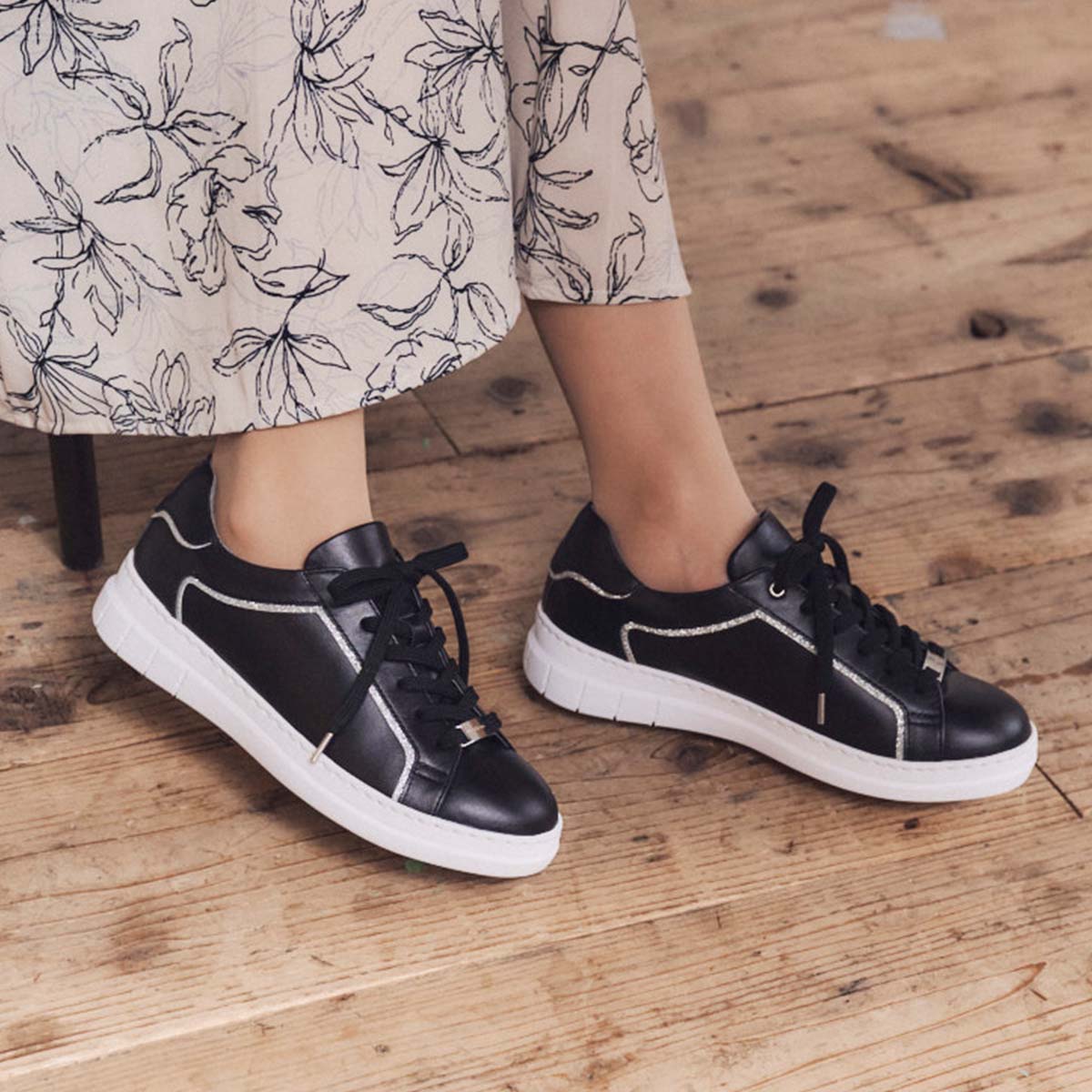 マドラス madras 特許 リカバリーメタインソール搭載 ソフトな履き心地のレザースニーカー MAL9112AMT