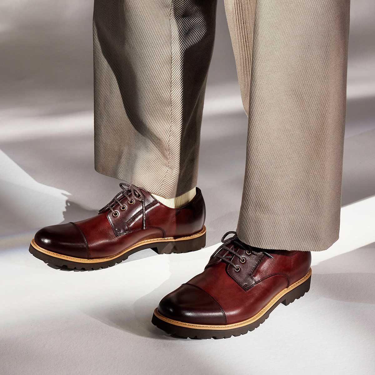 【ウィメンズサイズ】マドラス madras 特許 リカバリーメタインソール搭載シューズ  レースアップカジュアルシューズ　MS651MT