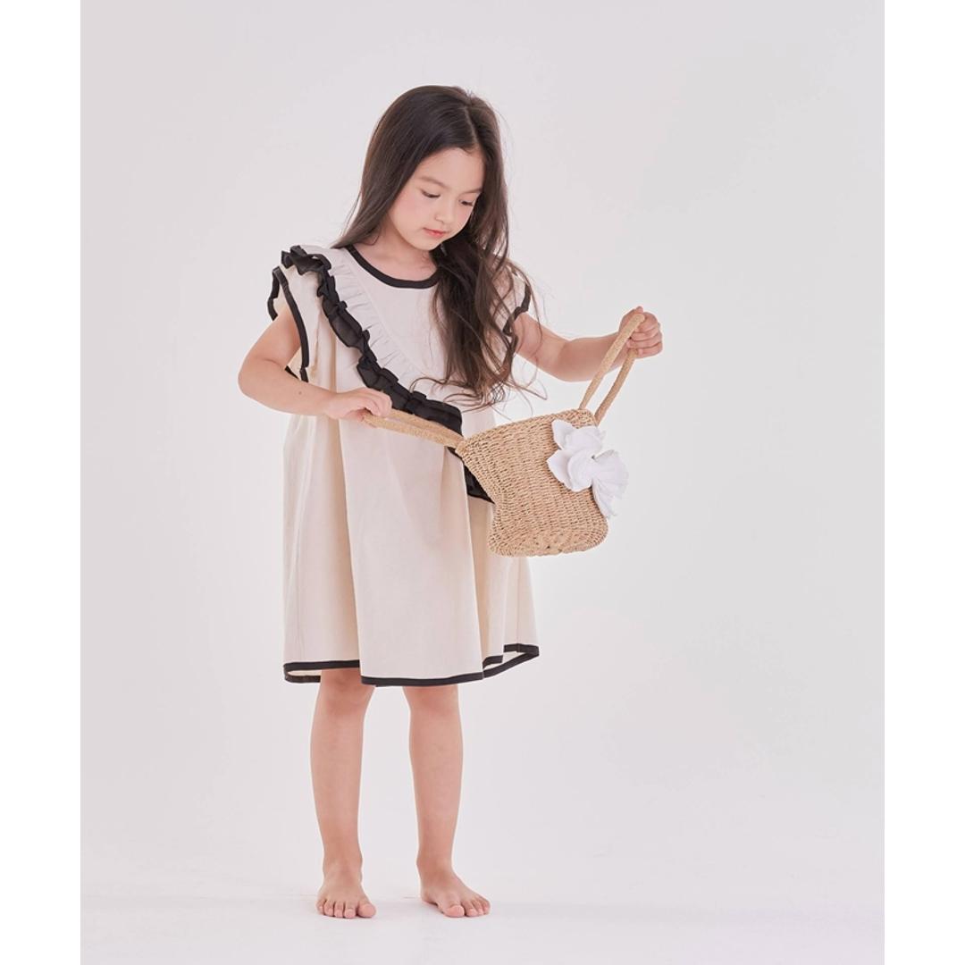 Rora 半袖 ワンピース キッズ 通販 半袖ワンピース 52072201 ワンピ 夏 女の子 綿100 フリル 肩フリル アシンメトリー ノースリーブ 袖なし 大人っぽい レトロ おしゃれ 大人可愛い オシャレ かわいい カジュアル 子ども服 子供服 キッズファッション ベージュ 110cm