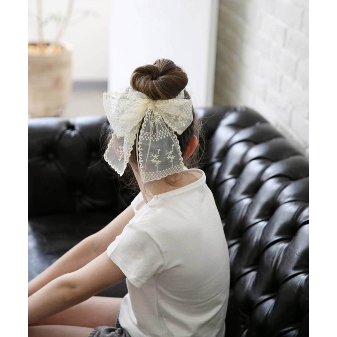 Rora シュシュ キッズ 通販 ミルククリーム 髪飾り お団子 ヘアゴム ポニーテール リボン 大きめ レース 女の子 子供 子ども こども フォーマル 大人っぽい 上品 卒園式 入学式 ピアノ発表会 誕生日 結婚式 パーティー ヘアアレンジ ヘアアクセサリー クリーム フリー
