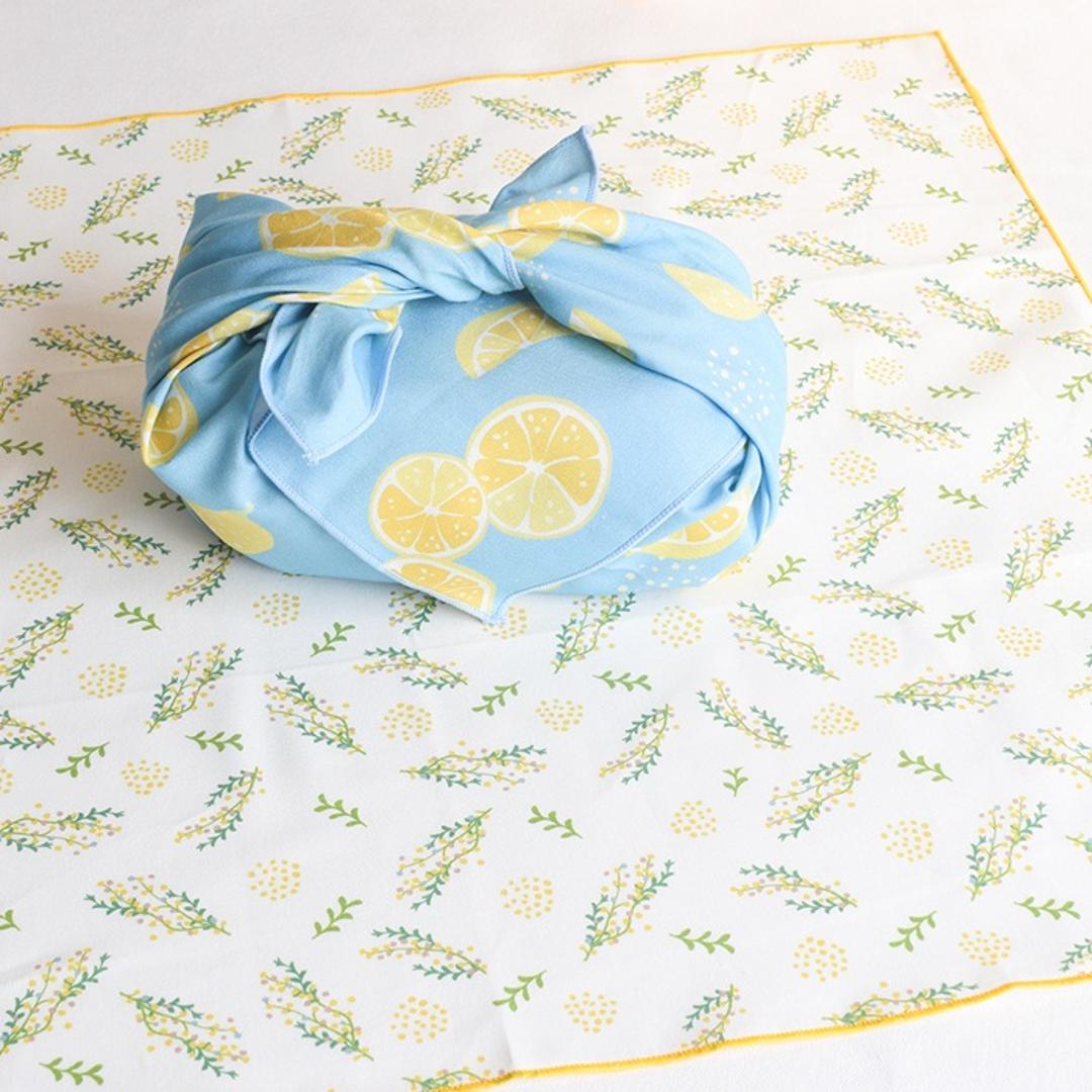 お弁当包み ハンカチ 通販 日本製 ランチクロス お弁当クロス ランチョンマット ナフキン 小風呂敷 おしゃれ 大人 かわいい 風呂敷 ふろしき 45cm 綿100% 総柄 女の子 女性 女子 中学生 高校生 小学生 プレゼント プチギフト キッチン用品 ミモザ ・