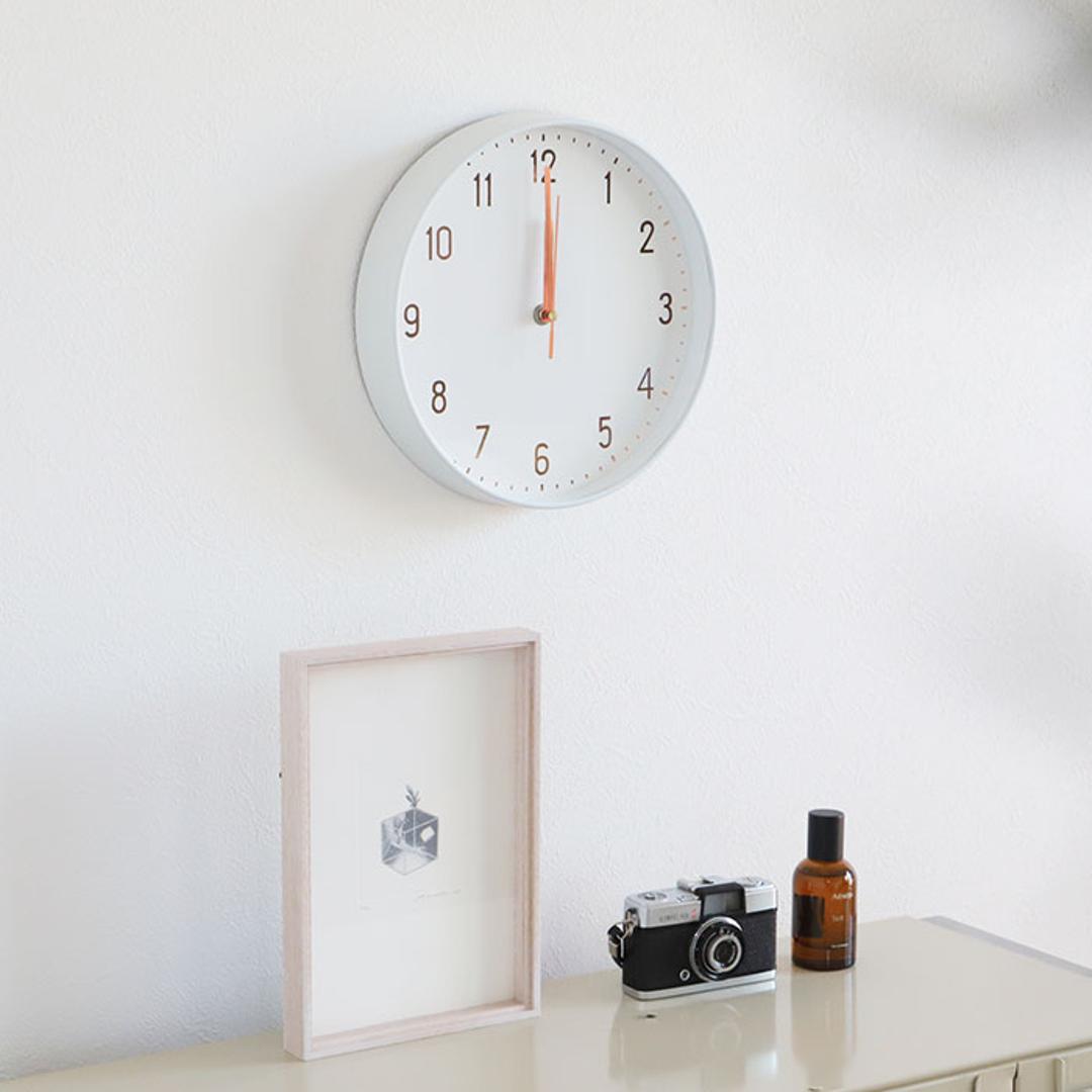 壁掛け 電波 時計 おしゃれ 通販 電波時計 かわいい 静か おしゃれ シンプル スイープ秒針 連続秒針 Marmo マルモ ウォールクロック Plain プレーン I04-6149 I04-6150 掛け時計 壁掛け時計 掛時計 インテリア時計 White ・