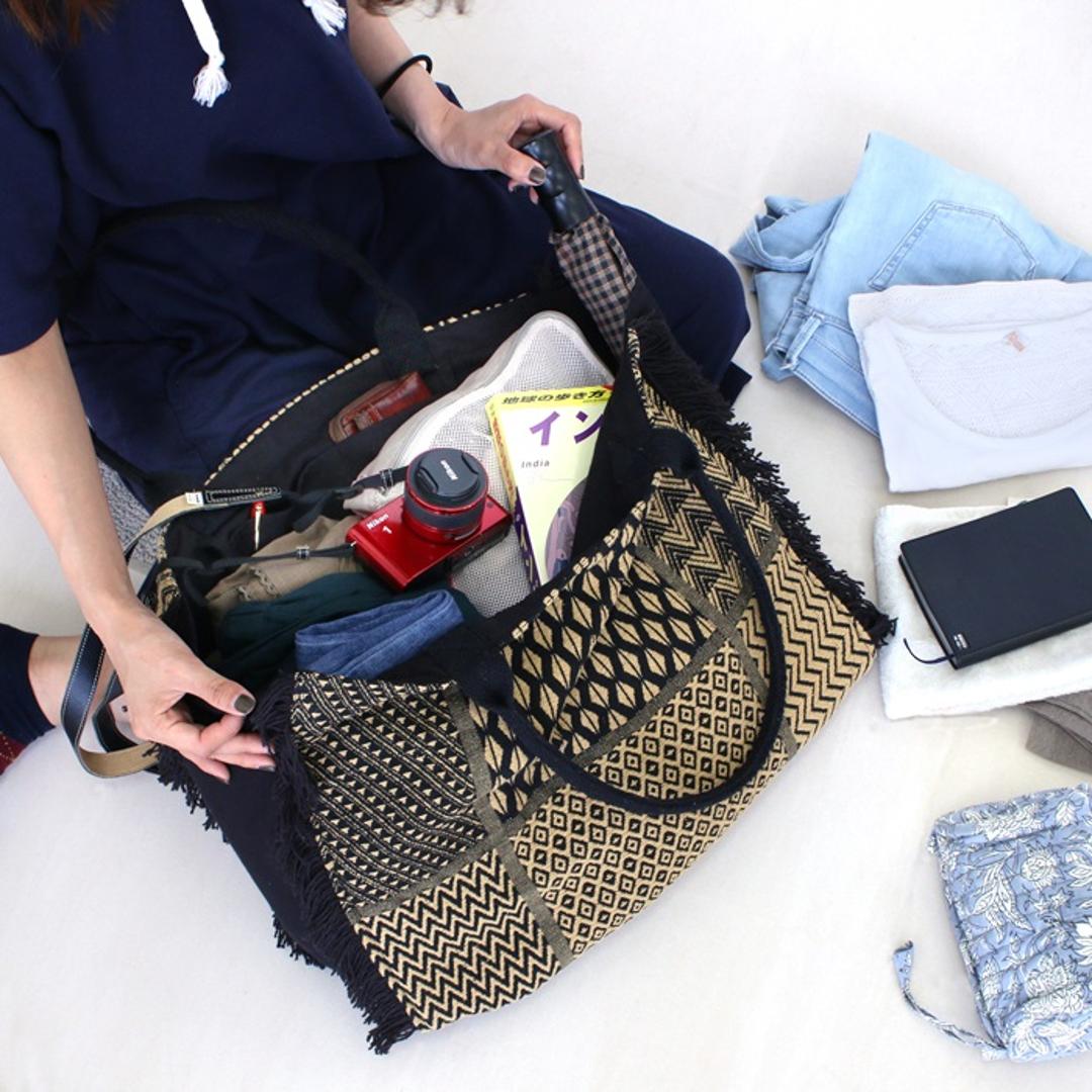 トートバッグ 肩掛け 大容量 通販 トートバック トート 手提げ 旅行バッグ スクエアトート スクエア型 アフリカン シック アジアン雑貨 エスニック エキゾチック レディース メンズ 男女兼用 ユニセックス おでかけ お出掛け お出かけ 旅行 トラベル ブラック ・