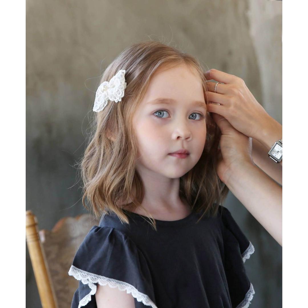 Rora ヘアクリップ キッズ 通販 ベイリー 髪飾り 髪留め リボン 大きめ レース パール ホワイト 女の子 子供 子ども こども フォーマル ナチュラル カジュアル 卒園式 入学式 結婚式 パーティー 七五三 誕生日 かわいい おしゃれ ヘアアクセサリー アイボリー フリー