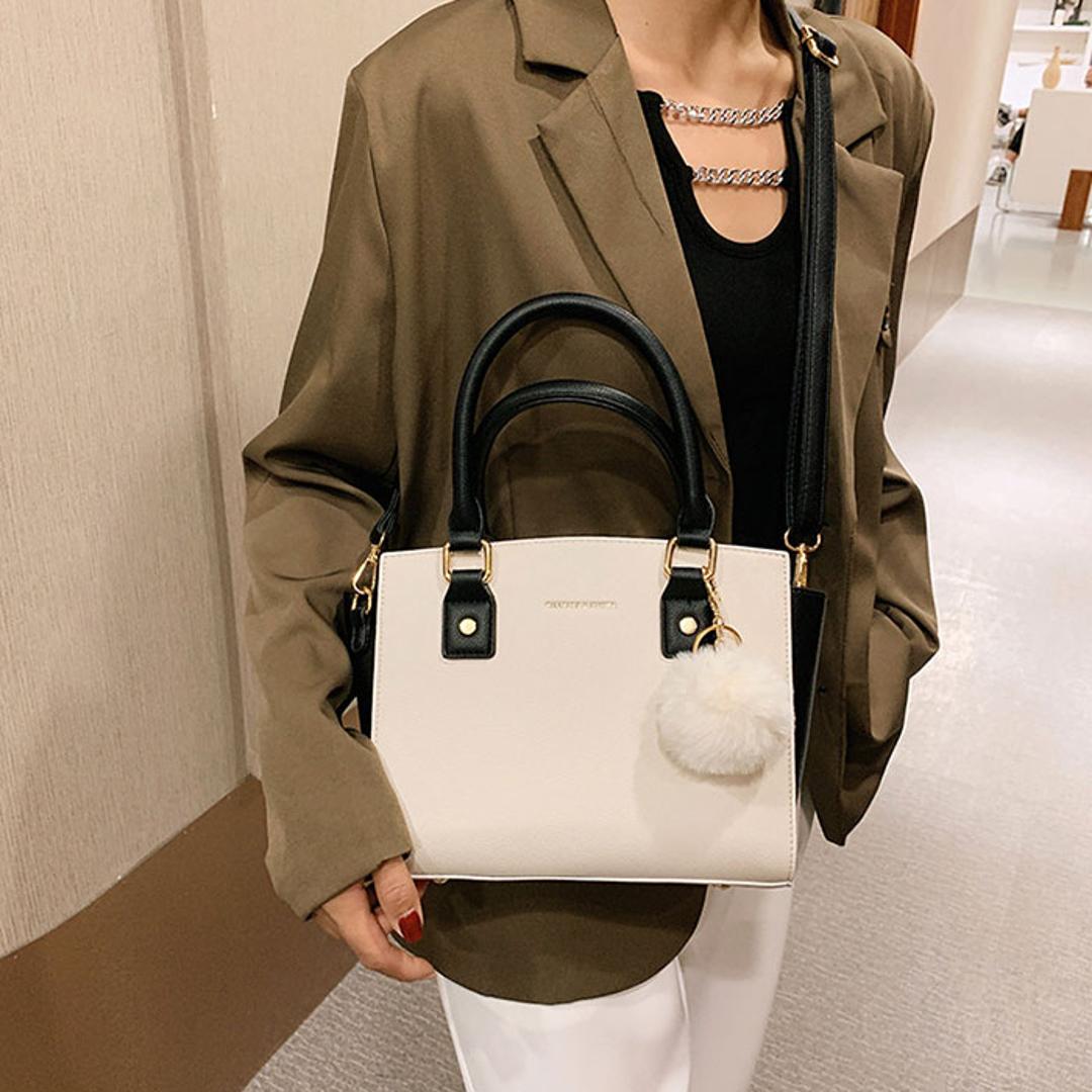 ショルダーバッグ ハンドバッグ 2WAY 通販 ハンドバック ショルダーバック ショルダー 肩掛け 斜めかけ ななめかけ トートバッグ トートバック 手提げ トート フェイクレザー 小さめ コンパクト 合皮 レザー調 高級感 レディース かわいい おしゃれ ブラック ・