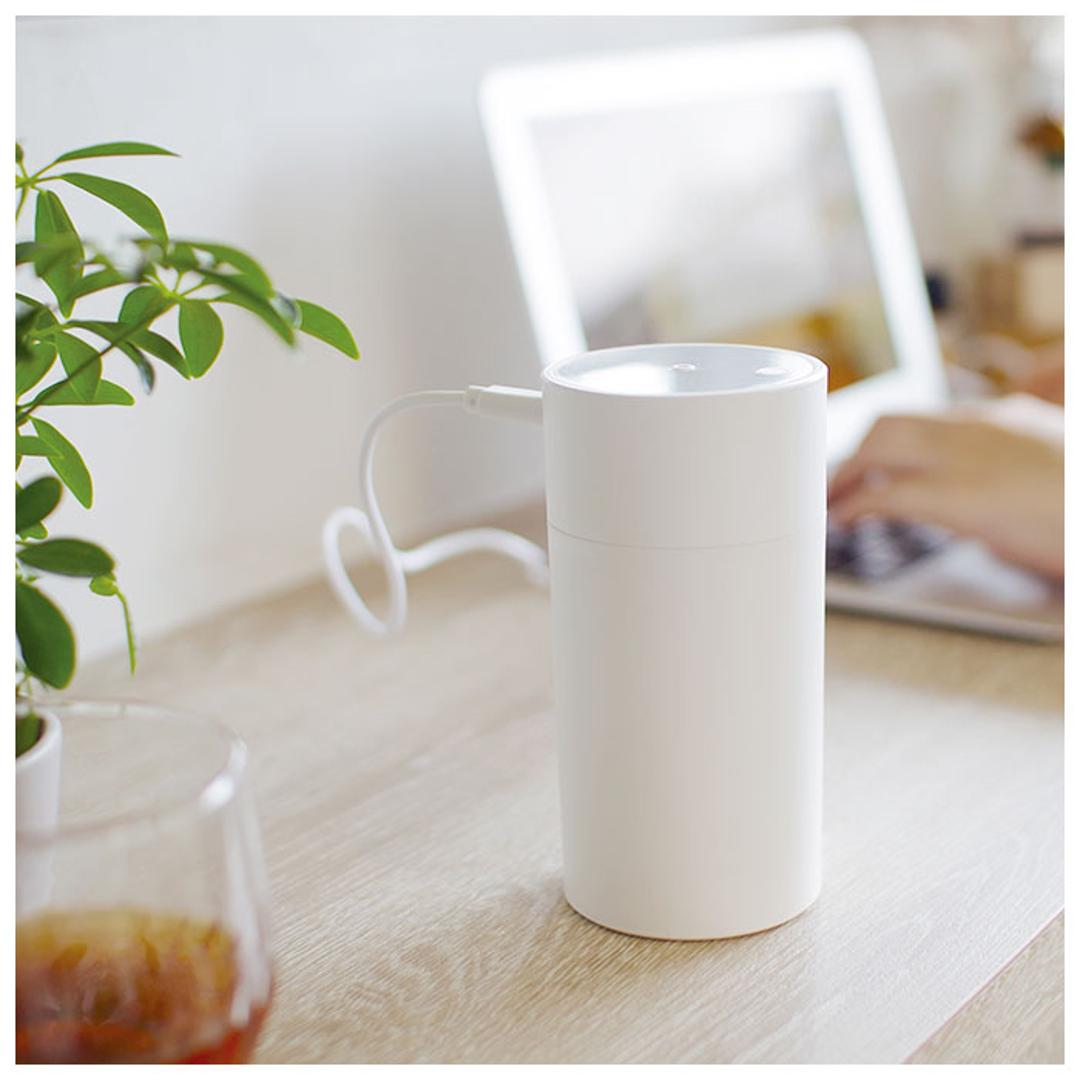 アロマディフューザー 水なし 通販 ネブライザー ネブライザー式 ディフューザー 水を使わない アロマ アロマオイル おしゃれ シンプル アロマオイル対応 LEDライト付き 室内 寝室 リビング 車内 車 エッセンシャルオイルディフューザー KNA88114 KNA88115 芳香器 WHITE ・