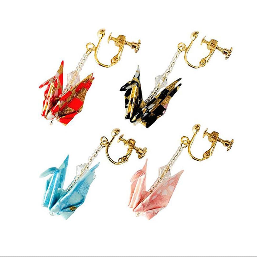 イヤリング 鶴 通販 日本製 耳飾り アクセサリー アクセ 折り紙イヤリング 折り鶴 折り紙 かわいい 可愛い おしゃれ オシャレ 着物 浴衣 和装 和服 レディース 大人 女性 和小物 イヤーアクセサリー プレゼント ギフト お土産 雑貨 ありがとうおりづる red ・