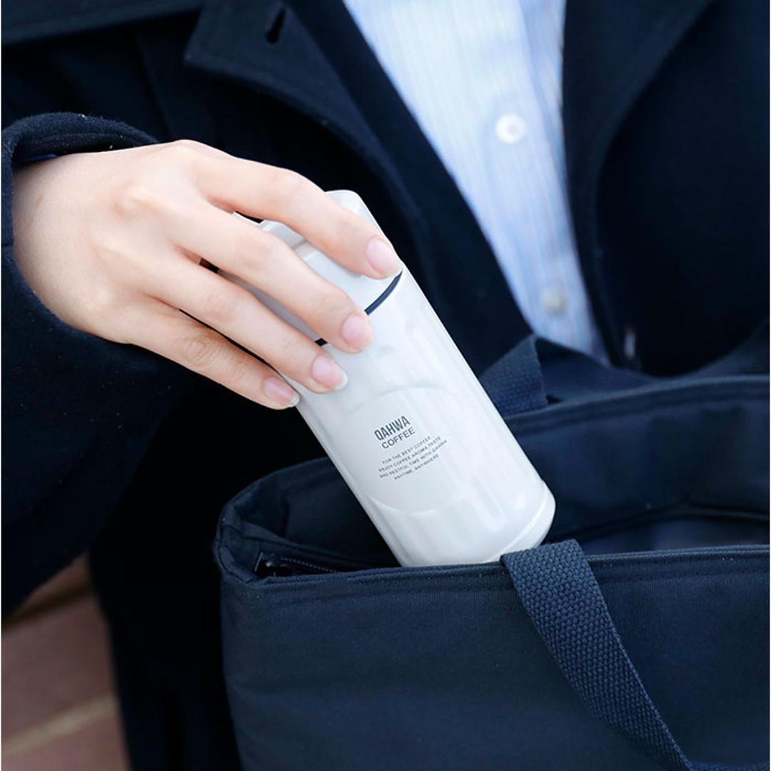 カフア コーヒーボトル 200ml 通販 コーヒーボトルmini qahwa 直飲み ボトル 水筒 保温 保冷 マグボトル ミニサイズ ステンレスボトル コーヒー専用水筒 珈琲専用ボトル コーヒー専用の水筒 コーヒー専用ボトル テフロン加工 おしゃれ 小さめ アイボリー ・