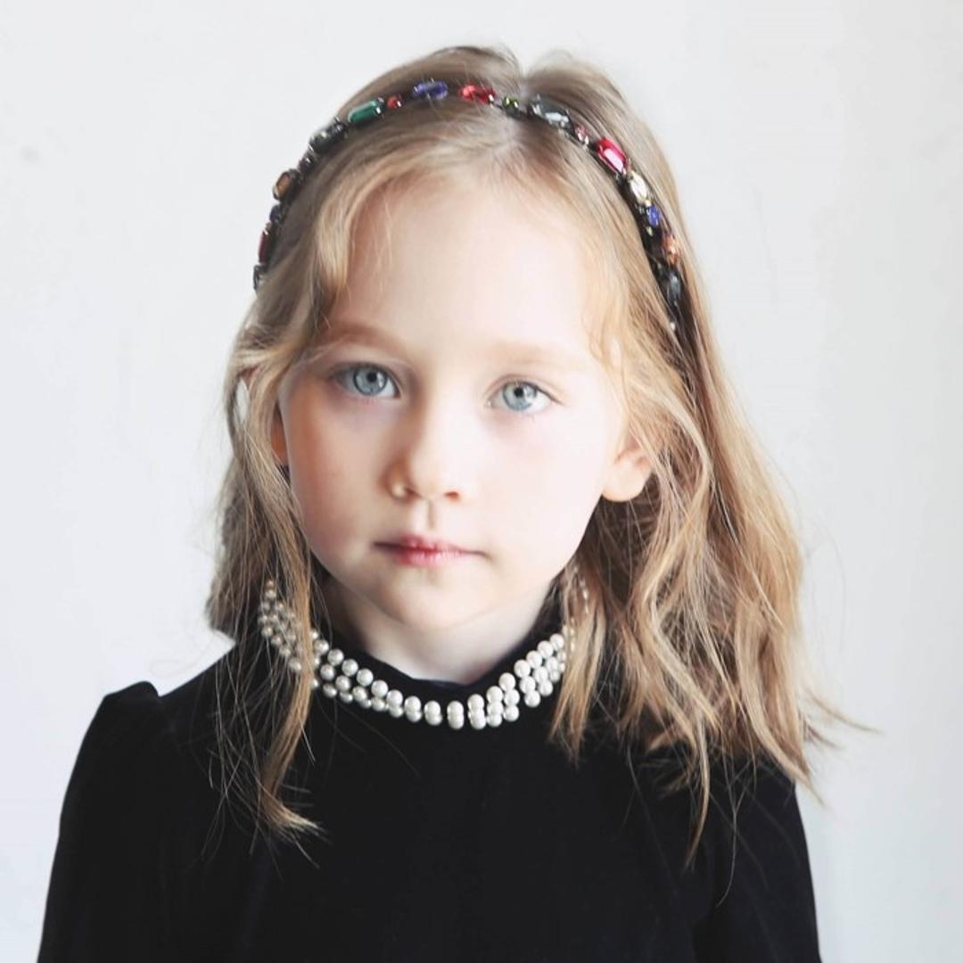 Rora カチューシャ 通販 キラキラ ビジュー 68172302 髪飾り ヘッドドレス 子供 女の子 フォーマル 可愛い おしゃれ 発表会 入園式 卒園式 入学式 子ども用アクセサリー ヘアアレンジ ヘアーアクセサリー ヘアアクセサリー キッズファッション クリア フリー