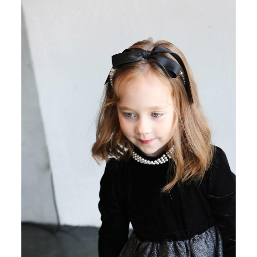 Rora カチューシャ 通販 リボン パール 68272302 髪飾り ヘッドドレス 子供 女の子 フォーマル 可愛い おしゃれ 発表会 入園式 卒園式 入学式 子ども用アクセサリー ヘアアレンジ ヘアーアクセサリー ヘアアクセサリー キッズファッション ブラック フリー