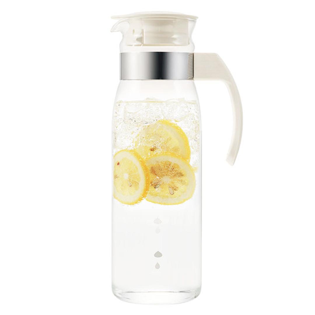 冷蔵庫ポット 1400ml ハリオ HARIO 通販 ピッチャー 広口 洗いやすい 冷水ポット オフホワイト グレー 耐熱ガラス 麦茶ポット スリム 細長 熱湯対応 取っ手付き 持ち手付き シンプル 耐熱 熱湯OK 水差し 縦置き 麦 オフホワイト ・