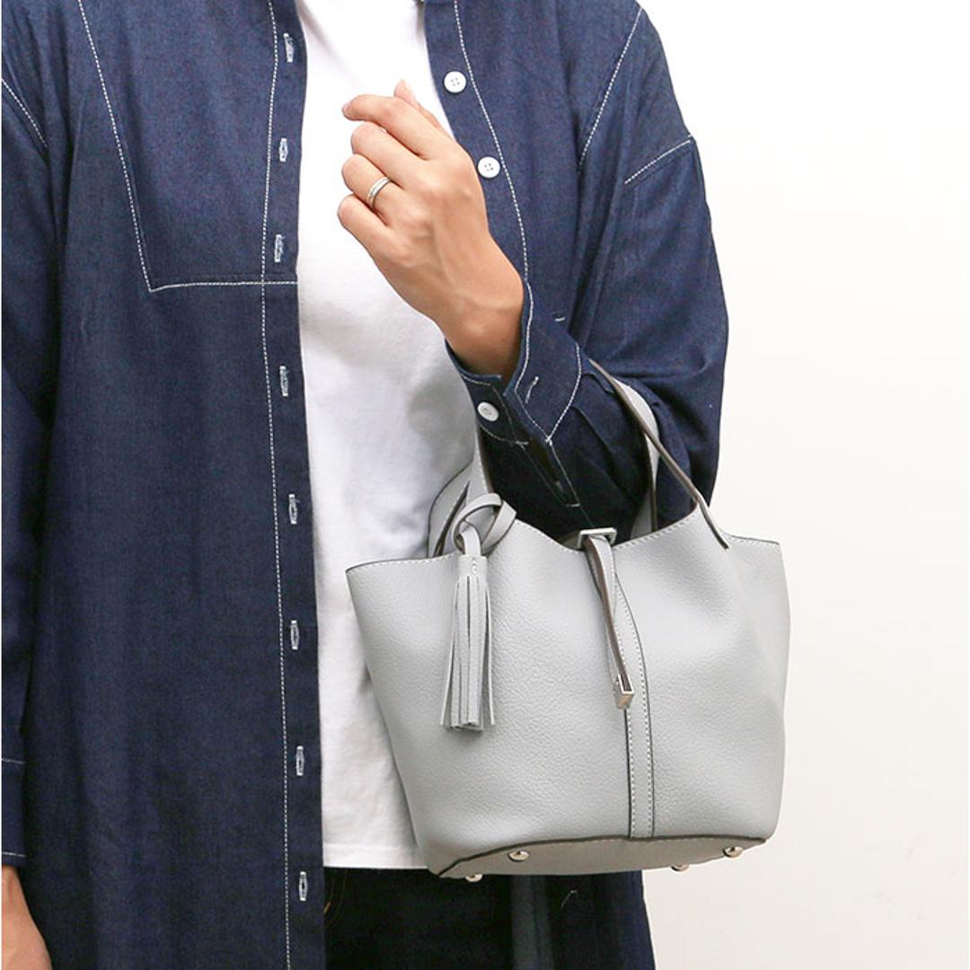 トートバッグ タッセル付き 通販 トートバック 手提げ トート レディースバッグ レディースバック レディーストートバッグ レディーストートバック タッセル シンプル 無地 レディース メンズ 男女兼用 おしゃれ オシャレ ユニセックス カジュアル ブラック ・