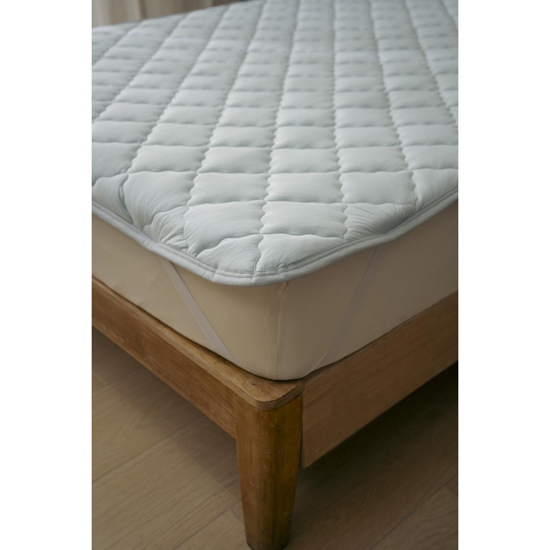 敷きパッド ダブル 冷感 ゴム付き 通販 冷感敷きパッド ベッドパッド 冷感マット 敷きパット ベッドパット ひんやりマット 新冷感サラふわ 敷パッド 敷パット 接触冷感 涼感 冷たい 夏用 夏 涼しい クール 洗える ダブル用 涼感寝具 インテリア アイスグレー ・