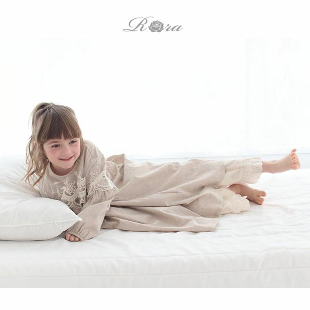 Rora キッズ パジャマ 女の子 ジュニア 通販 ワンピース 10006252 パジャマドレス ナイトドレス ルームワンピース 長袖 レース フリル おしゃれ 可愛い オシャレ かわいい ワンピ ルームウェア ナイトウェア 子ども服 子供服 キッズファッション BEIGE L