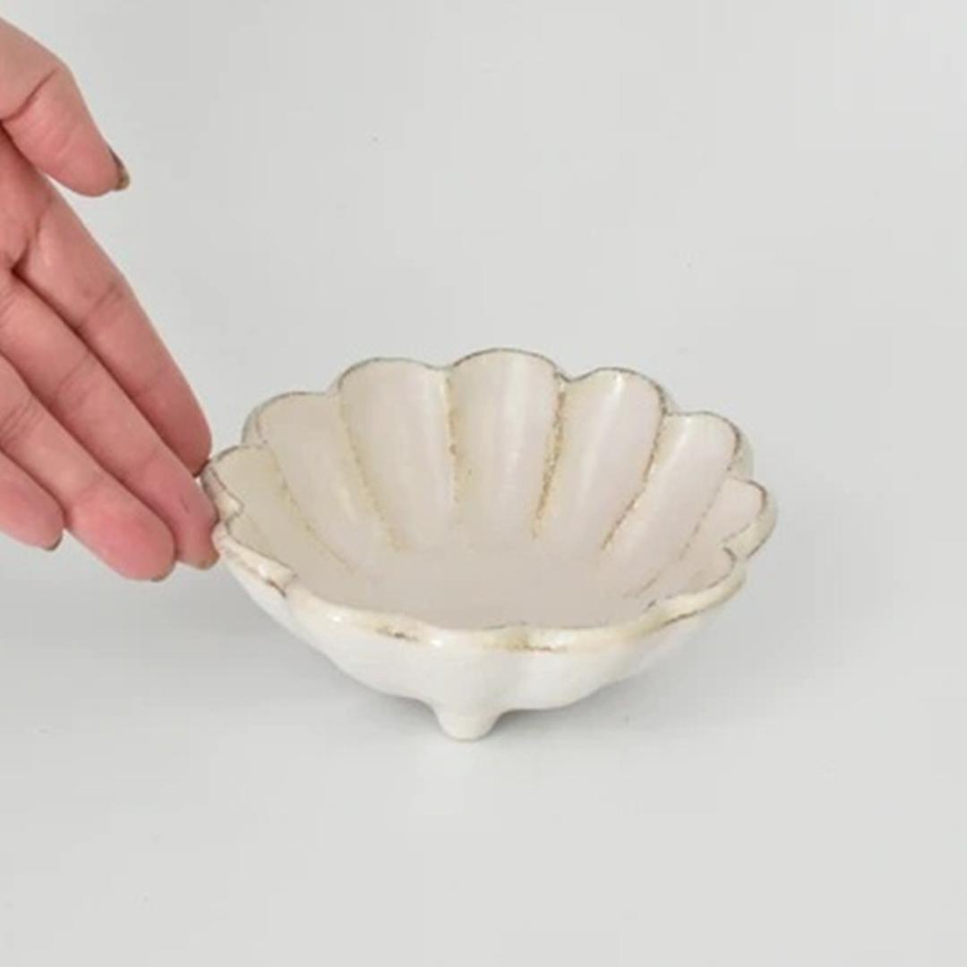 美濃焼 小鉢 通販 日本製 小皿 美濃 焼 12cm 取り皿 副菜 取皿 和食器 おしゃれ モダン かわいい 花形 花型 お花 サラダ デザート 電子レンジ対応 食洗機対応 朝食 おやつ 夕食 リンカ 12ボウル グルメスタイル キッチン用品 ホワイト ・