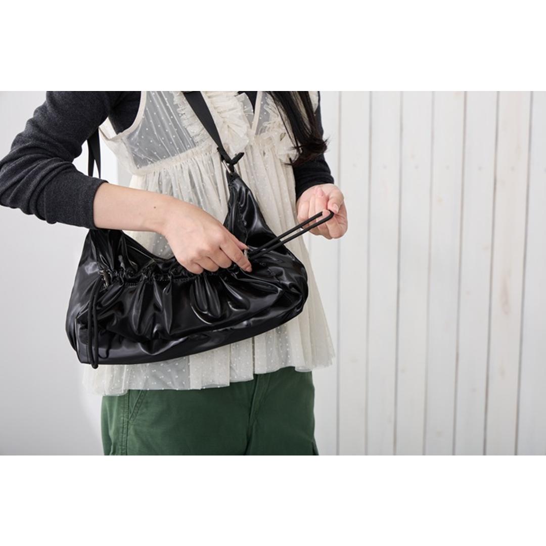 ルートート ショルダーバッグ ROOTOTE 3635 通販 ショルダーバック 斜めがけバッグ 三日月型ショルダーバッグ 肩掛けバッグ 軽量 軽い おしゃれ 上品 きれいめ シンプル 大人 かわいい 旅行 オシャレ 可愛い DELI デリ レディース SILVER ・