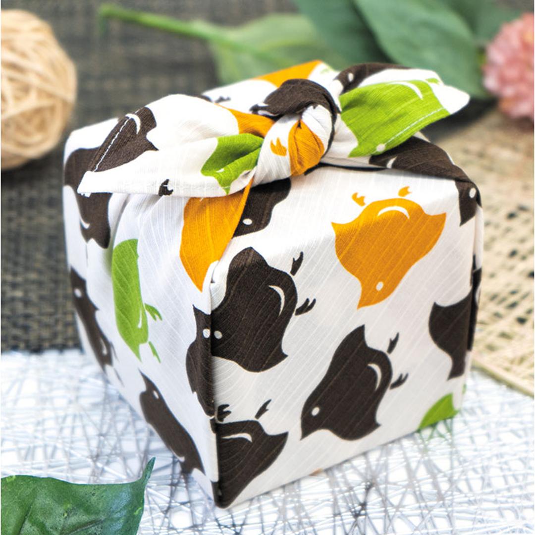 和布華 風呂敷 100cm 通販 日本製 ふろしき 大判 和柄 wafuka プレーリードッグ 三巾 綿100% かわいい おしゃれ 可愛い オシャレ 和風 総柄 エコバッグ テーブルクロス こたつ掛け 和装小物 冠婚葬祭 レディースファッション 目玉焼き ・