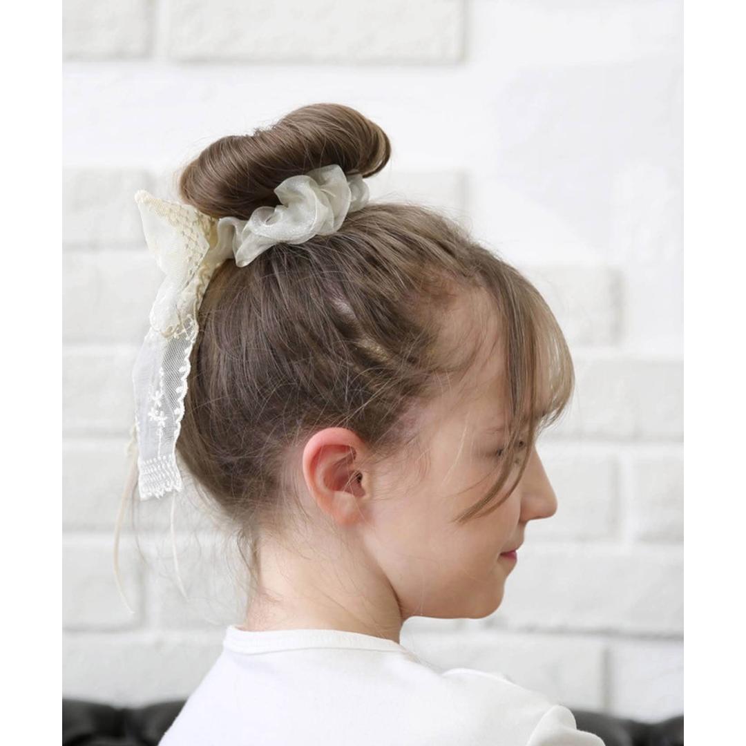 Rora シュシュ キッズ 通販 ミルククリーム 髪飾り お団子 ヘアゴム ポニーテール リボン 大きめ レース 女の子 子供 子ども こども フォーマル 大人っぽい 上品 卒園式 入学式 ピアノ発表会 誕生日 結婚式 パーティー ヘアアレンジ ヘアアクセサリー クリーム フリー