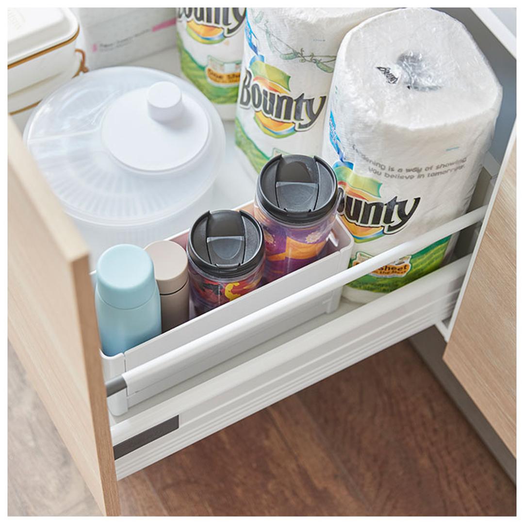 ボトルホルダー 通販 横型 ヨコ型 ボトル ホルダー スパイスケース 水切り 持ち手付き マグネット付き 開閉トレイ 開閉式トレー 収納 すっきり 水筒 ランドリー用品 ラップ 保存用袋 キッチン小物 ホワイト ・