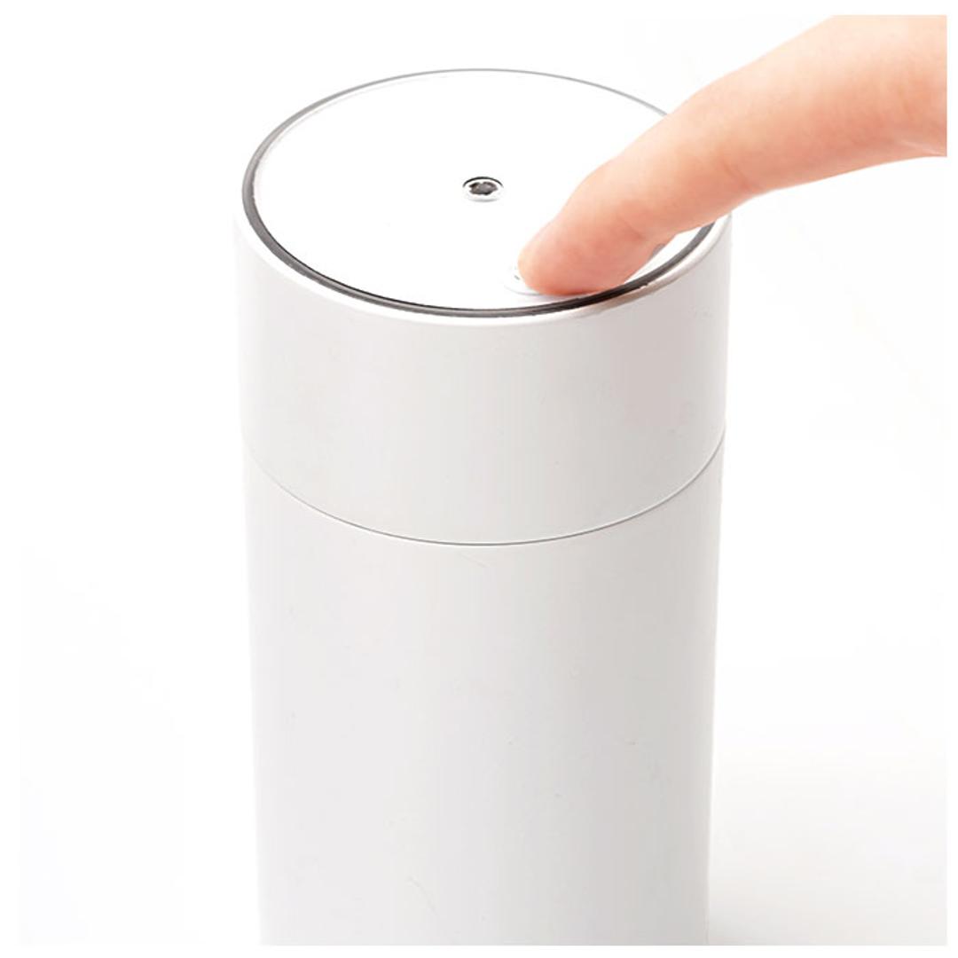 アロマディフューザー 水なし 通販 ネブライザー ネブライザー式 ディフューザー 水を使わない アロマ アロマオイル おしゃれ シンプル アロマオイル対応 LEDライト付き 室内 寝室 リビング 車内 車 エッセンシャルオイルディフューザー KNA88114 KNA88115 芳香器 WHITE ・