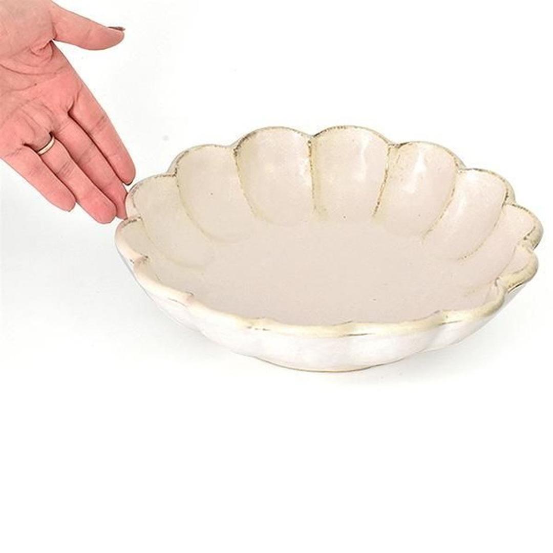 美濃焼 小鉢 通販 日本製 小皿 中鉢 美濃 焼 16cm 取り皿 副菜 取皿 和食器 おしゃれ モダン かわいい 花形 花型 お花 サラダ デザート 電子レンジ対応 食洗機対応 朝食 おやつ 夕食 リンカ 16ボウル グルメスタイル キッチン用品 ホワイト ・