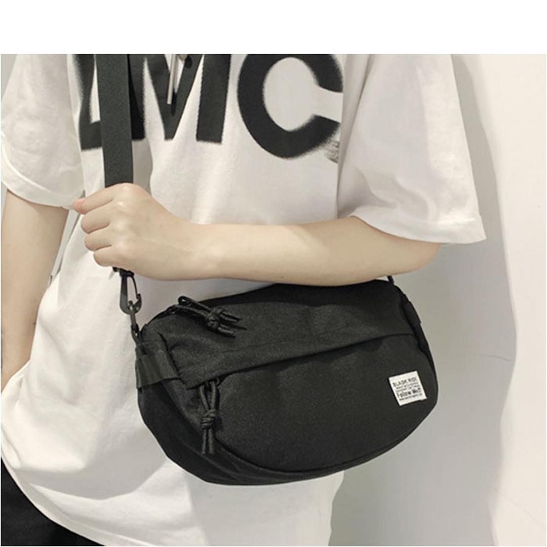 ショルダーバッグ メンズ レディース 通販 ボディバッグ 軽い ショルダー バッグ バック かばん カバン 大容量 おしゃれ かっこいい 小さめ 斜めがけ 肩掛け カジュアル メッセンジャーバッグ ワンショルダー ミニショルダー 調節可能 かわいい 軽量 通学 ベージュ ・