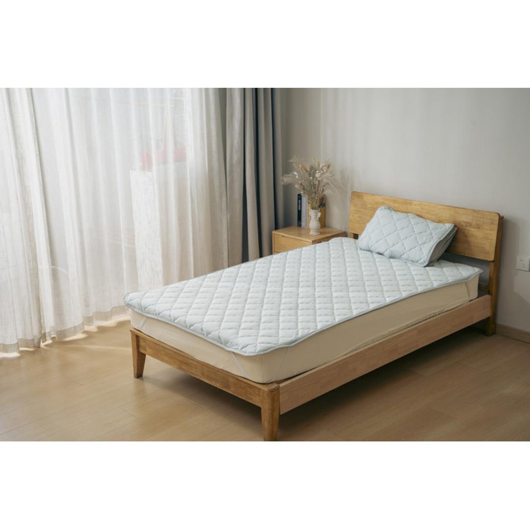 敷きパッド シングル 冷感 ゴム付き 通販 冷感敷きパッド ベッドパッド 冷感マット 敷きパット ベッドパット ひんやりマット 新冷感サラふわ 敷パッド 敷パット 接触冷感 涼感 冷たい 夏用 夏 涼しい クール 洗える シングル用 涼感寝具 インテリア アイスグレー ・