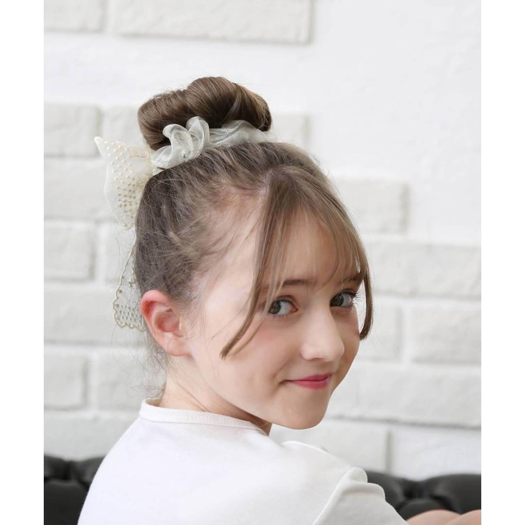 Rora シュシュ キッズ 通販 ミルククリーム 髪飾り お団子 ヘアゴム ポニーテール リボン 大きめ レース 女の子 子供 子ども こども フォーマル 大人っぽい 上品 卒園式 入学式 ピアノ発表会 誕生日 結婚式 パーティー ヘアアレンジ ヘアアクセサリー クリーム フリー