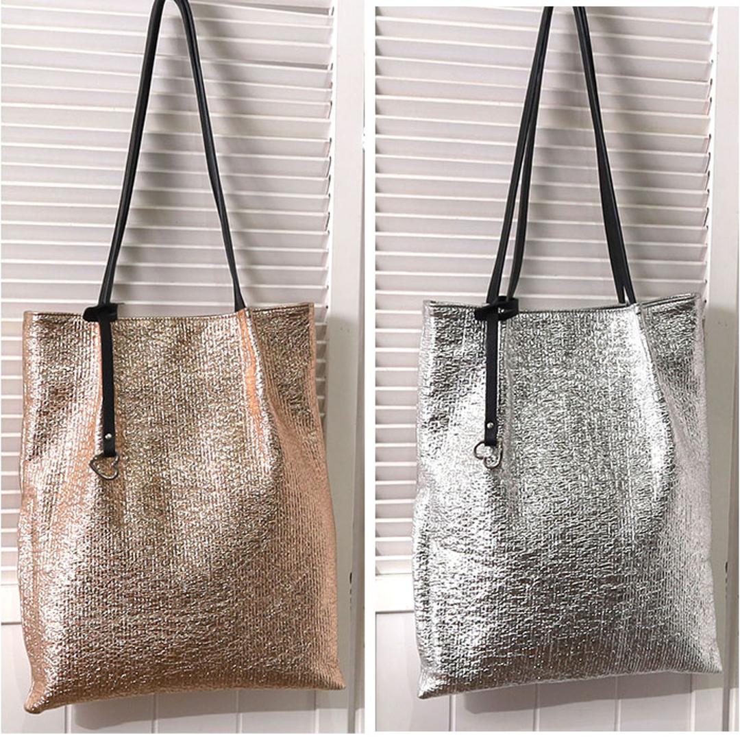 COOCO クーコ トートバッグ フラット 通販 トートバック トート 手提げ バッグ バック 鞄 縦型 縦 シンプル レディースバッグ レディースバック サブバッグ サブバック カラビナ ポケット 肩掛け 肩掛けバッグ 肩掛けバック おしゃれ オシャレ ブラック ・