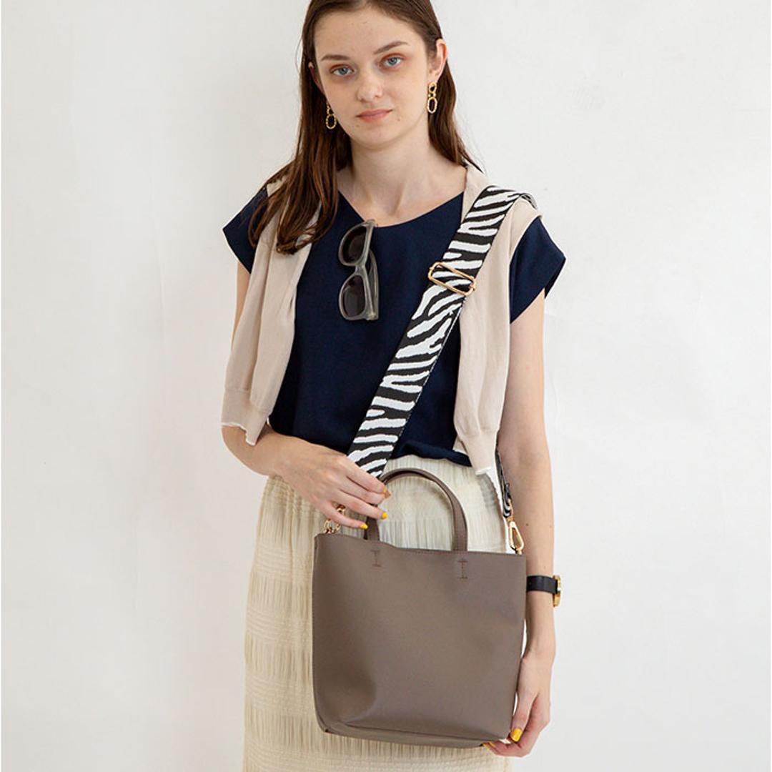 ストラップ 着せ替え バッグ用 通販 着せ替えストラップ ショルダーストラップ 付け替えストラップ ショルダーベルト 肩ひも 肩紐 バッグ小物 バック小物 付け替え 簡単 バック用 可愛い かわいい ファッション小物 バッグアクセサリー おしゃれ オシャレ ラインBK/GD ・