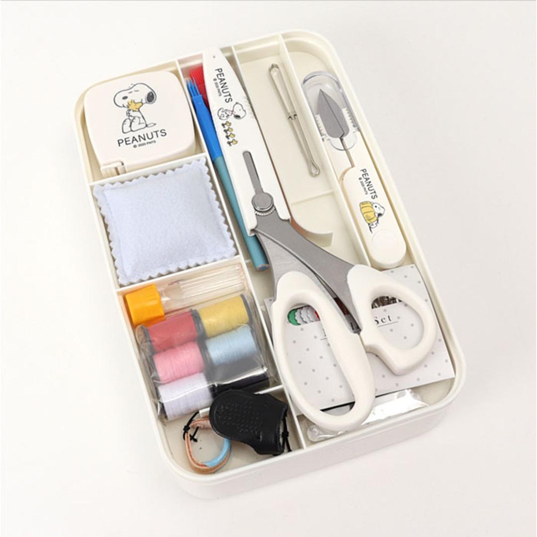 裁縫セット ソーイングセット 通販 キャラクター 裁縫 大人 コンパクト 小学生 女の子 裁縫箱 裁縫道具 ボックス 裁縫道具セット 可愛い 薄型 かわいい 男の子 家庭科 小学校 裁縫道具入れ 収納 おしゃれ 手芸 ソーイングボックス さいほうセット スヌーピーヴィンテージ ・