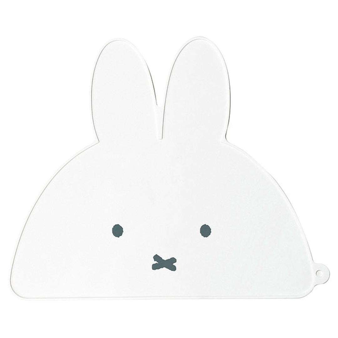 テーブルマット シリコン 通販 ティーズ ファクトリー シリコンマット ランチマット お食事マット キャラクター グッズ ランチョンマット シリコーン マット ダイカット おしゃれ かわいい 女の子 男の子 子ども 子供 キッズ こども ベビー 可愛い ミッフィー/ホワイト ・