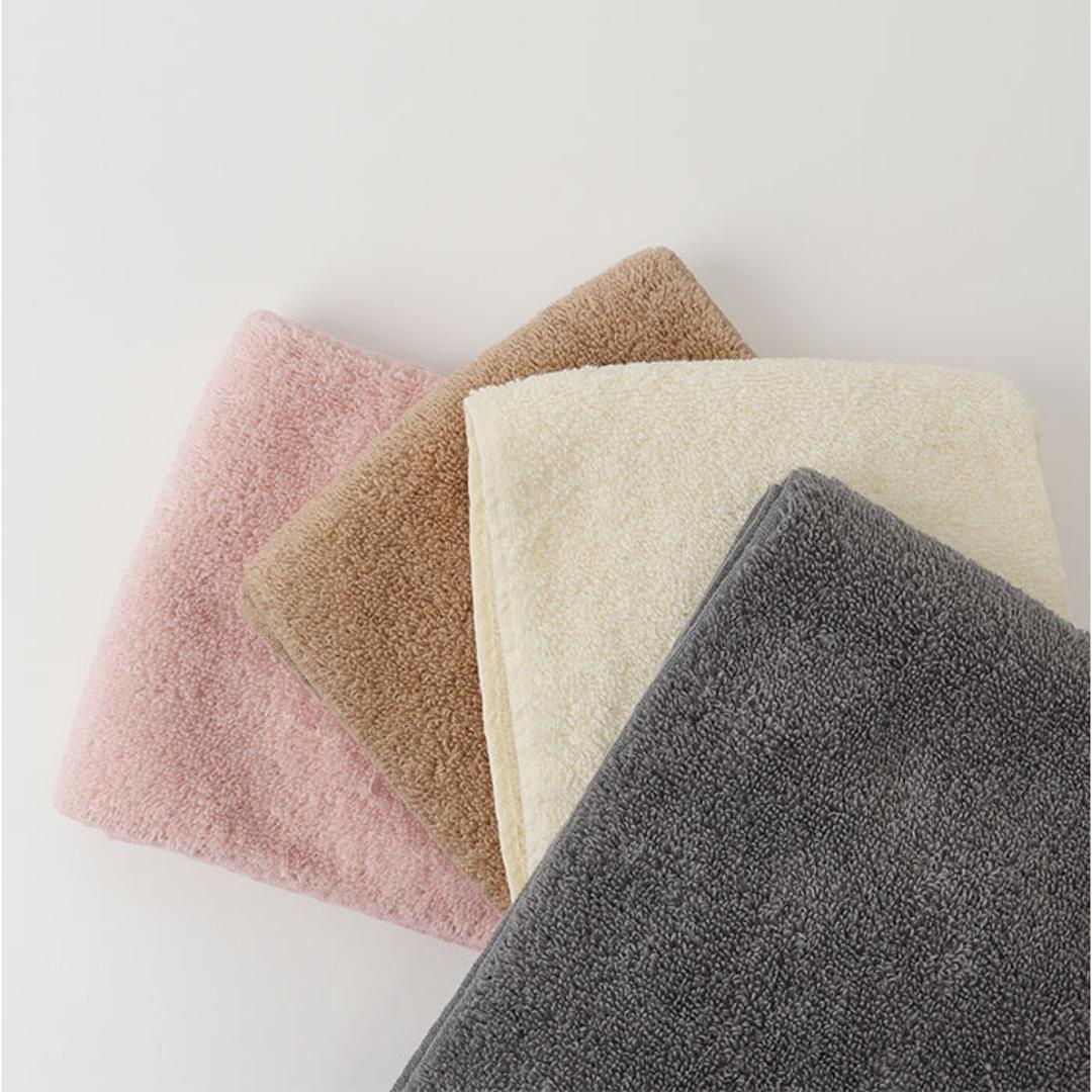 フェイスタオル スリム 通販 タオル フェイス 半分サイズ 半分こタオル スリムタオル ハーフサイズ シンプル 無地 長方形 ハンドタオル 小さめ 吸水 スリム幅 掛けやすい 洗面所 トイレ コンパクト ハンブン 日用品 ギフト 贈りもの 贈り物 ピンク ・