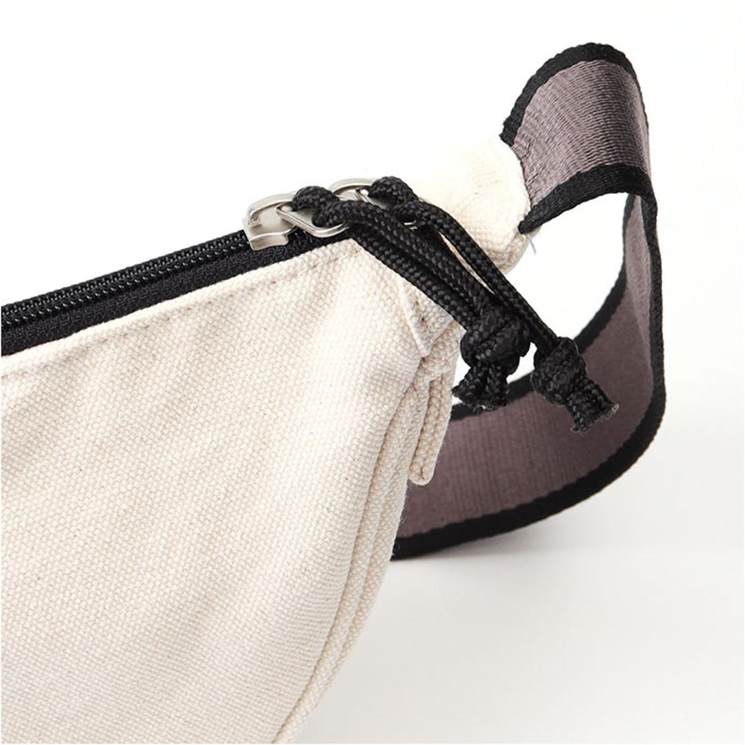 Lee リー ショルダーバッグ arcana 320-1300 通販 舟形ショルダー ショルダーバック ショルダー 肩掛け ななめかけ 斜めかけ 軽量 軽い 小さめ 小さい 舟形 レディース メンズ 男女兼用 ユニセックス シンプル カジュアル 旅行 トラベル ブラック ・