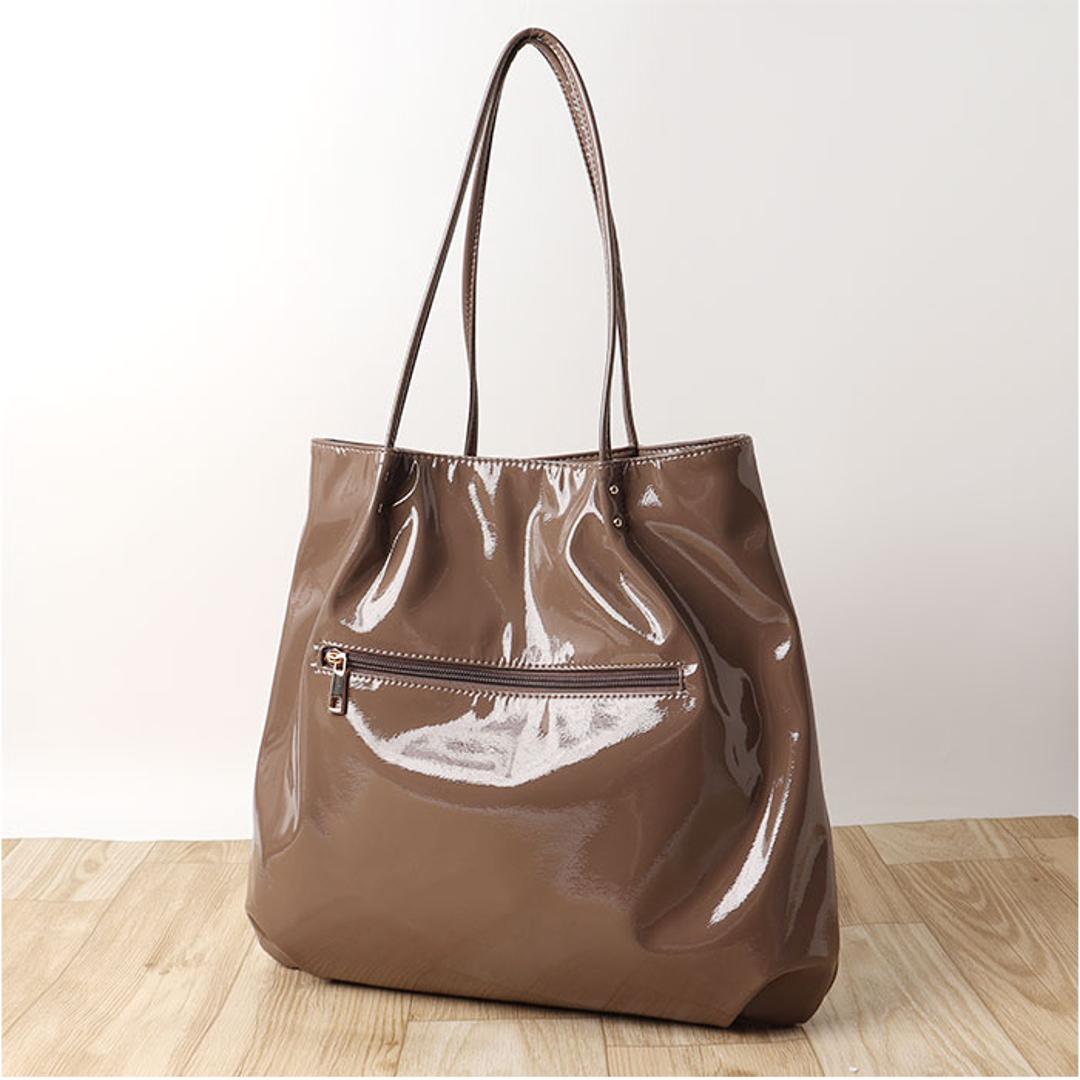 トートバッグ レディース きれいめ A4 通販 トートバック トート バッグ エナメルバッグ 肩掛けバッグ 肩掛けカバン 大きめ 通勤 通学 大容量 大人可愛い 大人 女性 ソフトエナメル 軽量 軽い おしゃれ 可愛い シンプル 無地 レディースバッグ ブラック ・