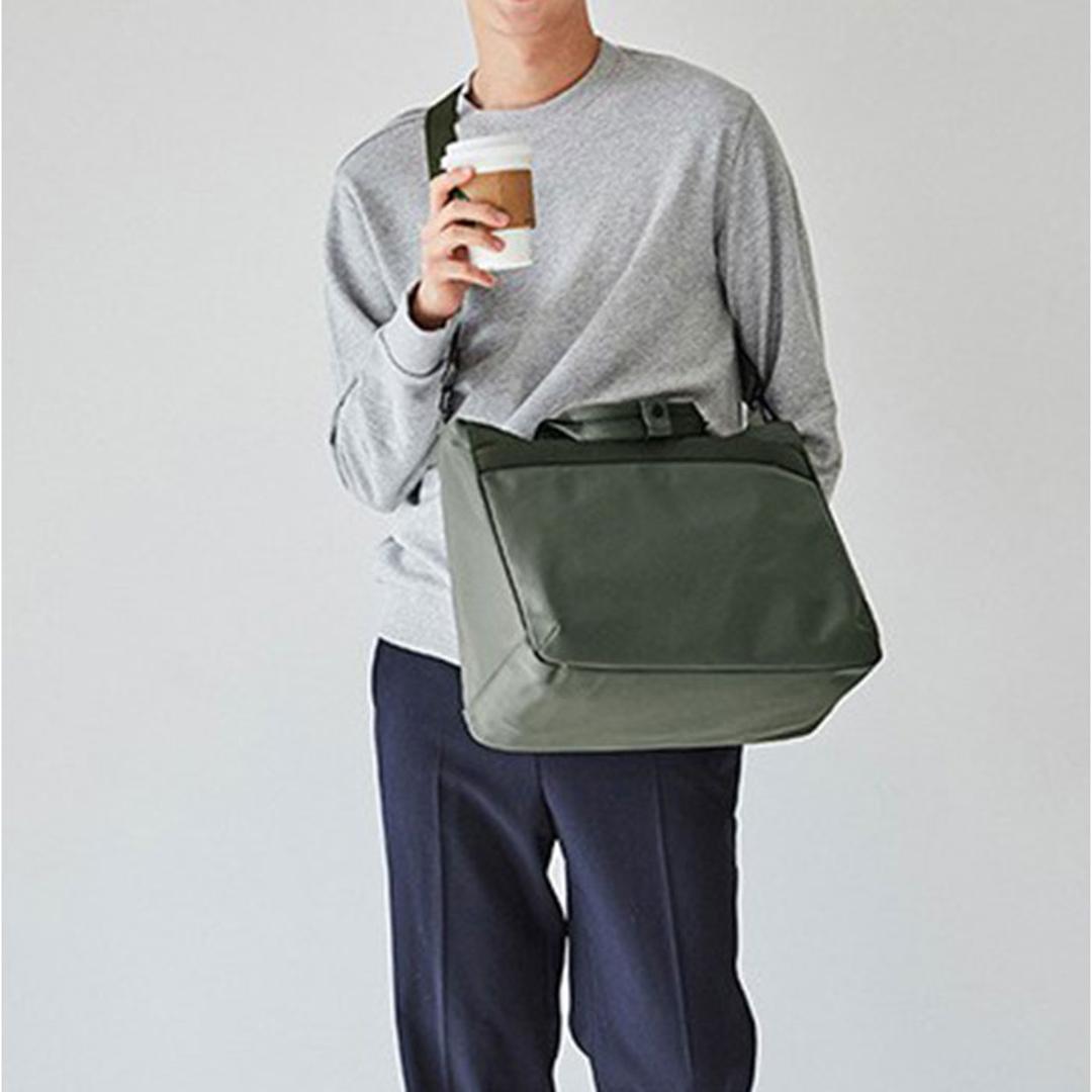 ビジネスバッグ ショルダーバッグ 大容量 通販 ビジネスバック ショルダーバック メッセンジャーバッグ メッセンジャーバック ショルダー 肩掛け 斜めかけ 斜めかけバッグ 軽量 軽い マチ 無地 メンズ レディース ユニセックス 男女兼用 通勤 カジュアル ブラック ・