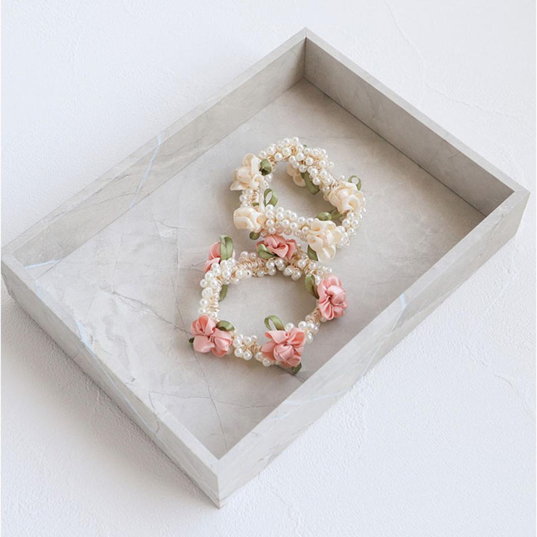 RORA ヘアゴム 通販 ローラ フィオナ 髪ゴム ヘアアクセサリー 髪飾り キッズ 子供 子ども こども 女の子 女子 花 お花 パール かわいい おしゃれ フォーマル カジュアル 入園式 卒園式 入学式 卒業式 結婚式 発表会 キッズファッション ピンク ・