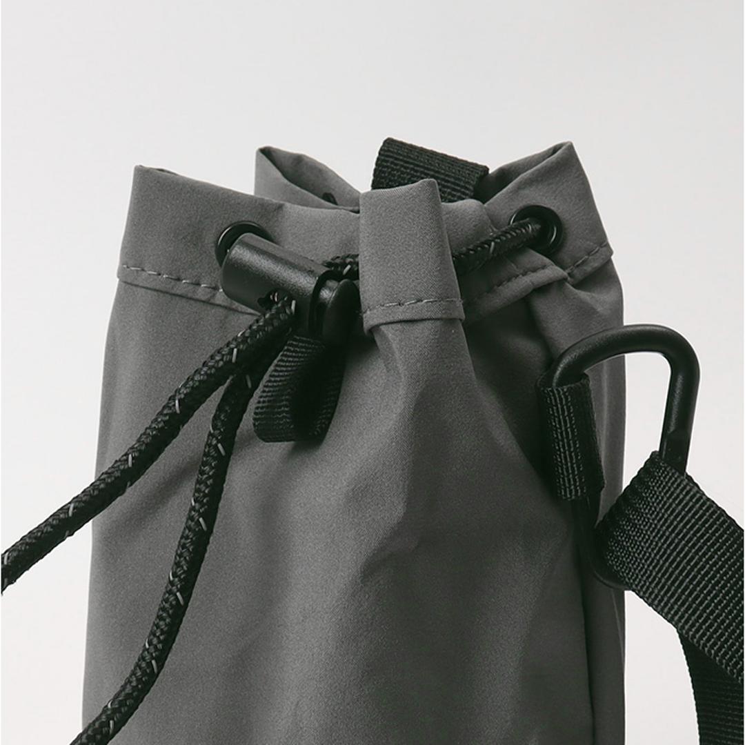 kiu キウ ショルダーバッグ ポーチ ミニ K433 通販 ミニショルダー ショルダー ショルダーバック 巾着 肩掛け ななめ掛け 斜めかけ ミニポーチ付き キーカラビナ付き 開口部が広い KiU メンズ レディース 男女兼用 ユニセックス アウトドア 948.ライトグレー(LGY) ・