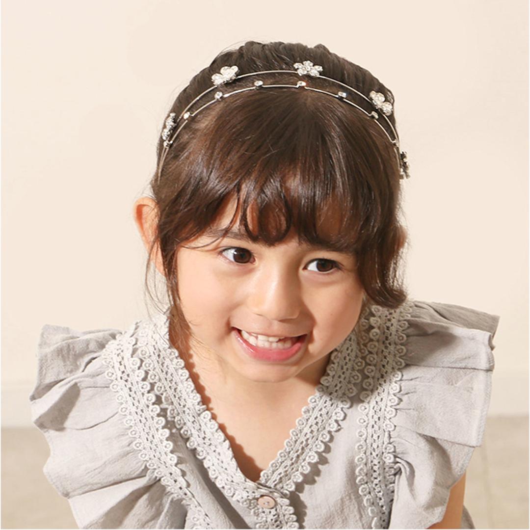 RORA カチューシャ 細め 通販 ローラ アメリア ヘッドドレス ヘアアクセサリー 髪飾り キッズ 子供 子ども こども 女の子 女子 花 お花 キラキラ フォーマル おしゃれ かわいい 入園式 卒園式 入学式 卒業式 発表会 結婚式 キッズファッション ゴールド ・
