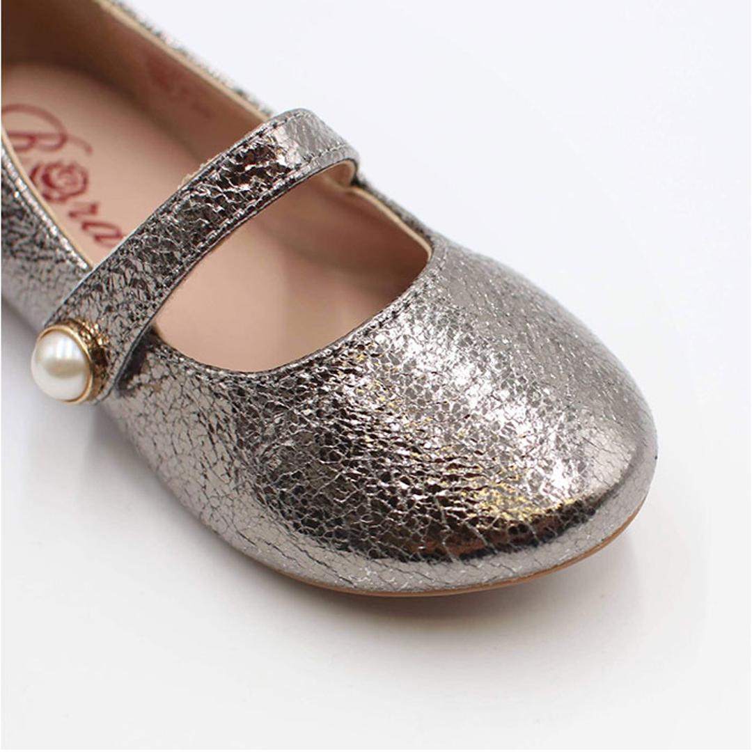 Rora キッズ フォーマルシューズ 女の子 通販 ドレスシューズ 47012102 フォーマル靴 パンプス フラットシューズ 結婚式 発表会 入園式 卒園式 入学式 おしゃれ かわいい オシャレ 子供靴 靴 シューズ 子ども靴 キッズシューズ キッズファッション シルバー 16cm
