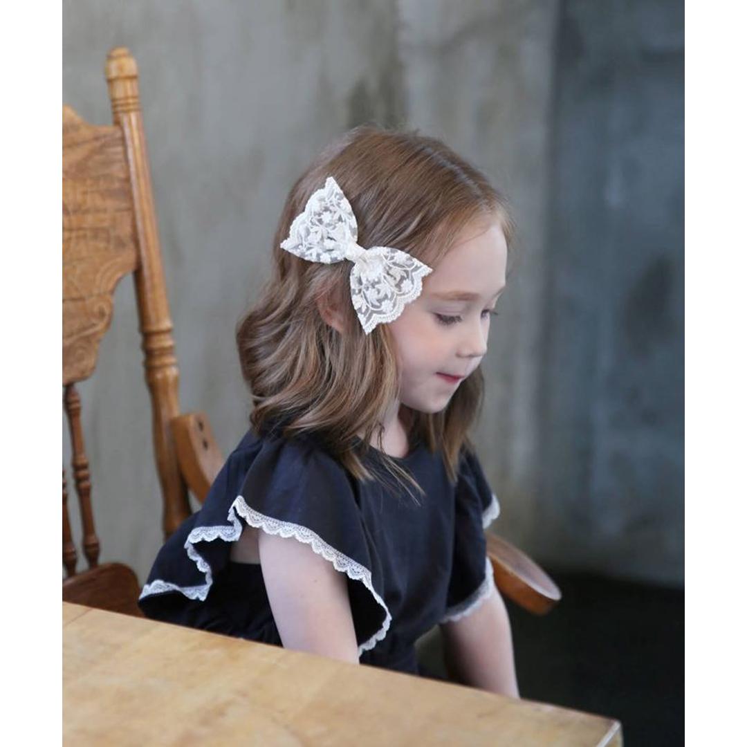 Rora ヘアクリップ キッズ 通販 ヘイリー 髪飾り 髪留め リボン 大きめ レース パール ホワイト 女の子 子供 子ども こども フォーマル ナチュラル カジュアル 卒園式 入学式 結婚式 パーティー 七五三 誕生日 かわいい おしゃれ ヘアアクセサリー アイボリー フリー