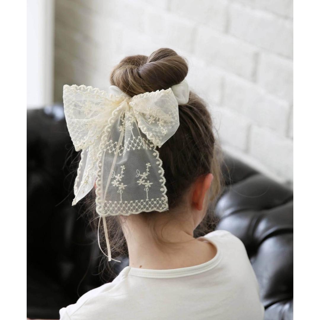 Rora シュシュ キッズ 通販 ミルククリーム 髪飾り お団子 ヘアゴム ポニーテール リボン 大きめ レース 女の子 子供 子ども こども フォーマル 大人っぽい 上品 卒園式 入学式 ピアノ発表会 誕生日 結婚式 パーティー ヘアアレンジ ヘアアクセサリー クリーム フリー