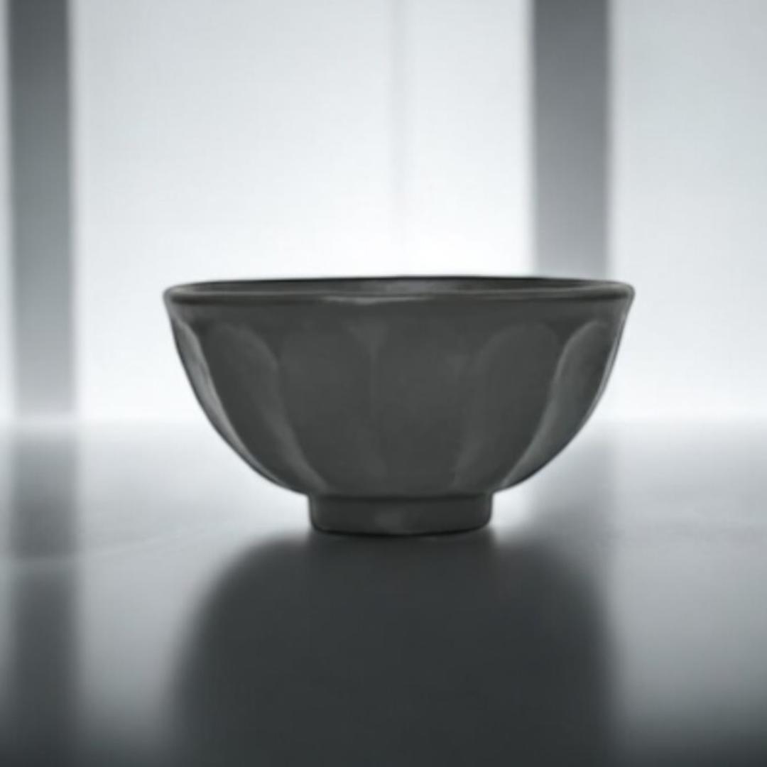 美濃焼 皿 通販 日本製 お皿 プレート 美濃 焼 24.5cm 大皿 丸皿 パスタ皿 カレー皿 和食器 おしゃれ モダン かわいい 花形 花型 お花 電子レンジ対応 食洗機対応 サラダ デザート ケーキ リンカ 24プレート グルメスタイル キッチン用品 ホワイト ・