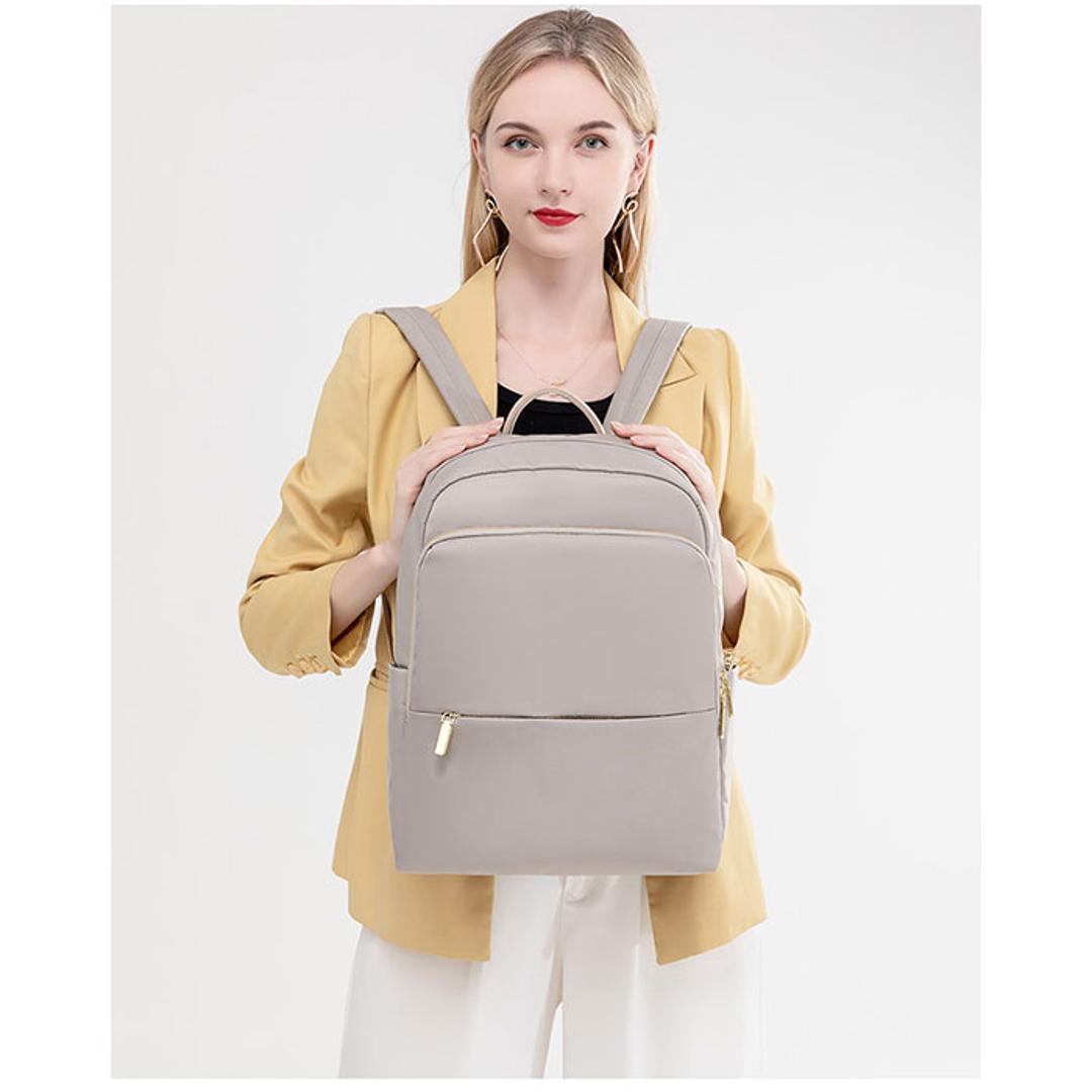 PC リュック レディース ナイロン 軽量 通販 リュックサック リックサック リック バックパック デイパック ビジネスリュック パソコンリュック キャリーオン A4 大容量 撥水 はっ水 丈夫 通勤 通学 出張 薄型 うすい きれいめ 旅行 お出かけ サブバッグ グレージュ ・