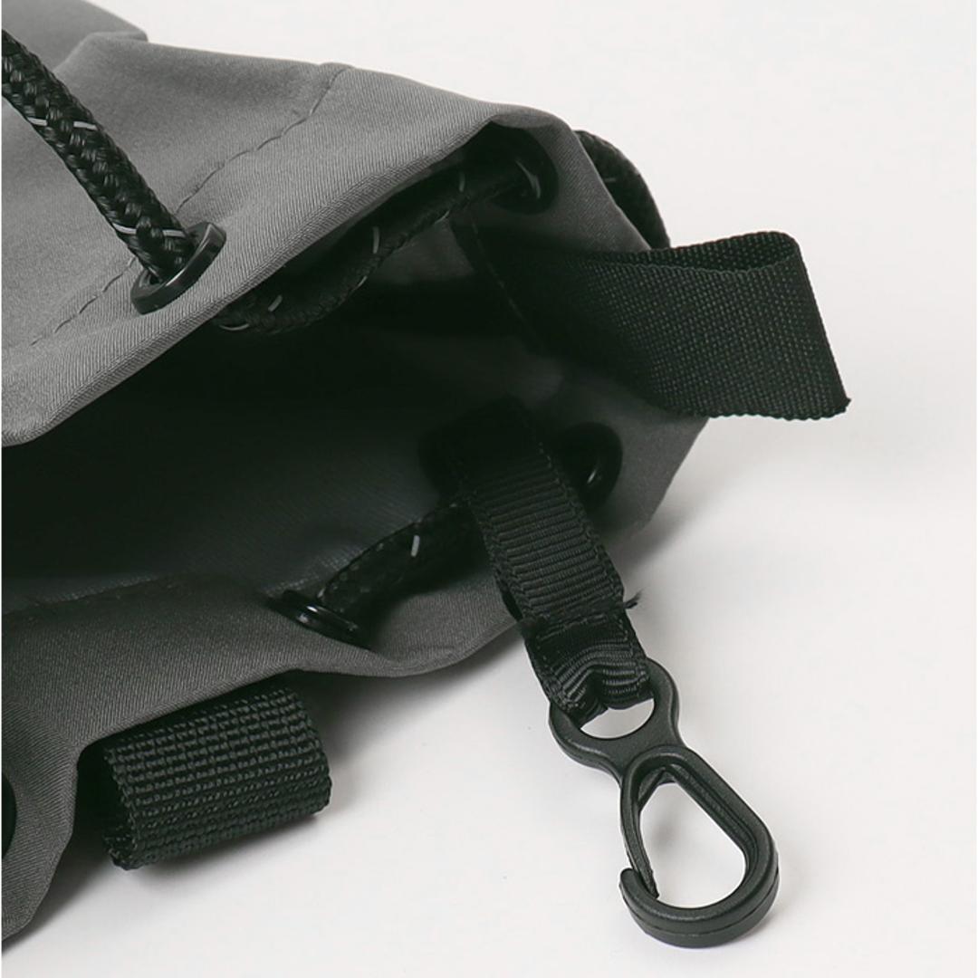 kiu キウ ショルダーバッグ ポーチ ミニ K433 通販 ミニショルダー ショルダー ショルダーバック 巾着 肩掛け ななめ掛け 斜めかけ ミニポーチ付き キーカラビナ付き 開口部が広い KiU メンズ レディース 男女兼用 ユニセックス アウトドア 948.ライトグレー(LGY) ・