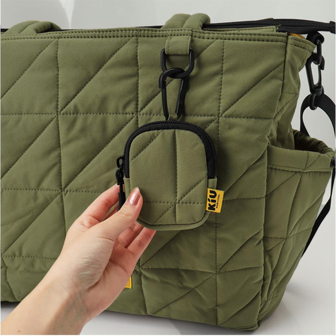 KiU トートバッグ キウ k477 通販 トートバック 斜めがけバッグ ショルダーバッグ マザーズバッグ レディース メンズ 大きめ A4 大容量 通勤 通学 撥水 軽量 軽い ファスナー付き 肩掛け キルティング おしゃれ 秋冬 シンプル 男女兼用バッグ 901.ブルー ・