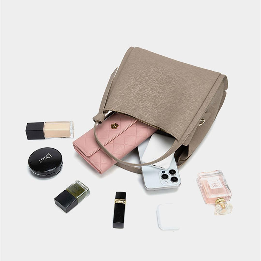 ショルダーバッグ ハンドバッグ 2WAY 通販 ハンドバック ショルダーバック ショルダー キューブバッグ 肩掛け 斜めかけ ななめかけ トートバッグ トートバック 手提げ トート スクエア レザー シンプル 上品 高級感 レディース かわいい おしゃれ ブラウン ・