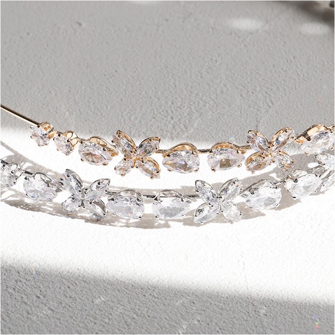 RORA カチューシャ 細め 通販 ローラ エイヴァ ヘッドドレス ヘアアクセサリー 髪飾り キッズ 子供 子ども こども 女の子 女子 キラキラ ビジュー フォーマル おしゃれ かわいい 入園式 卒園式 入学式 卒業式 発表会 結婚式 キッズファッション ゴールド ・