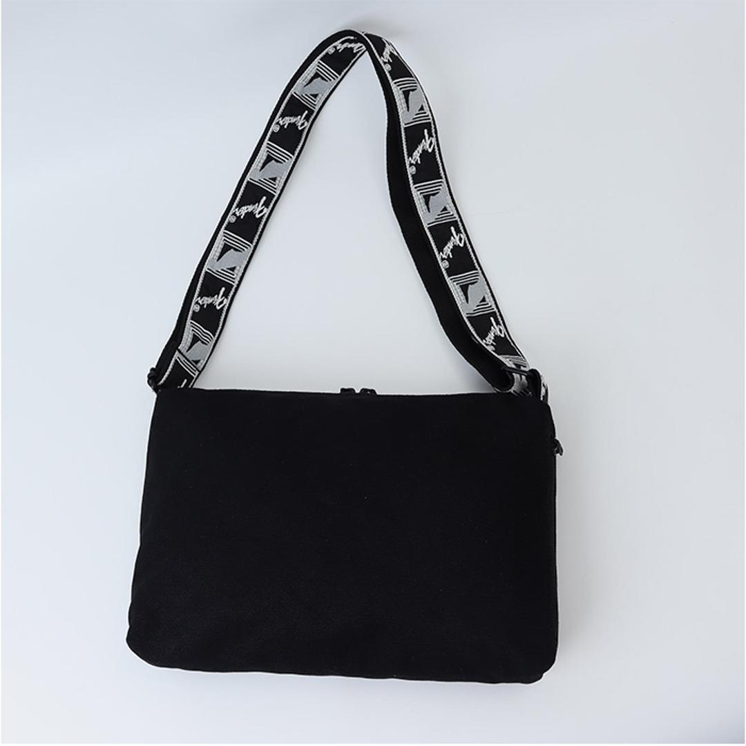 fender フェンダー バッグ 950-6004 通販 ショルダーバッグ ボディバッグ 斜めがけバッグ ミニショルダーバッグ ショルダーバック ボディバック ブランド 布 コットン 帆布 小さめ A5 通学 通勤 旅行 かっこいい 大人 メンズバッグ BLACK ・